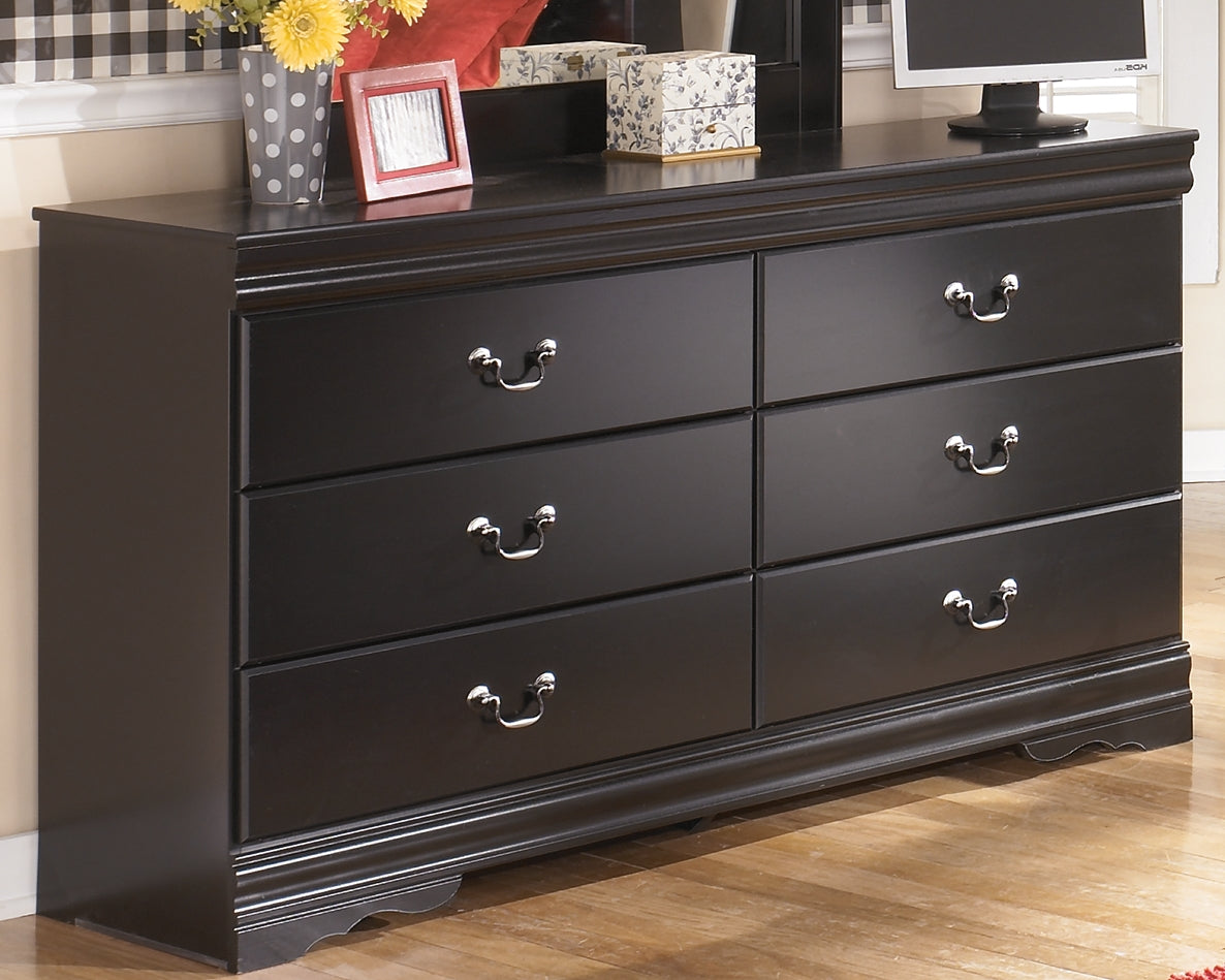 J&M Furniture - Ashley Furniture - Huey Vineyard Dresser - Six Drawer Dresser / Black - B128-31