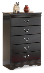 Huey Vineyard Full Sleigh Bed, Chest and Nightstand