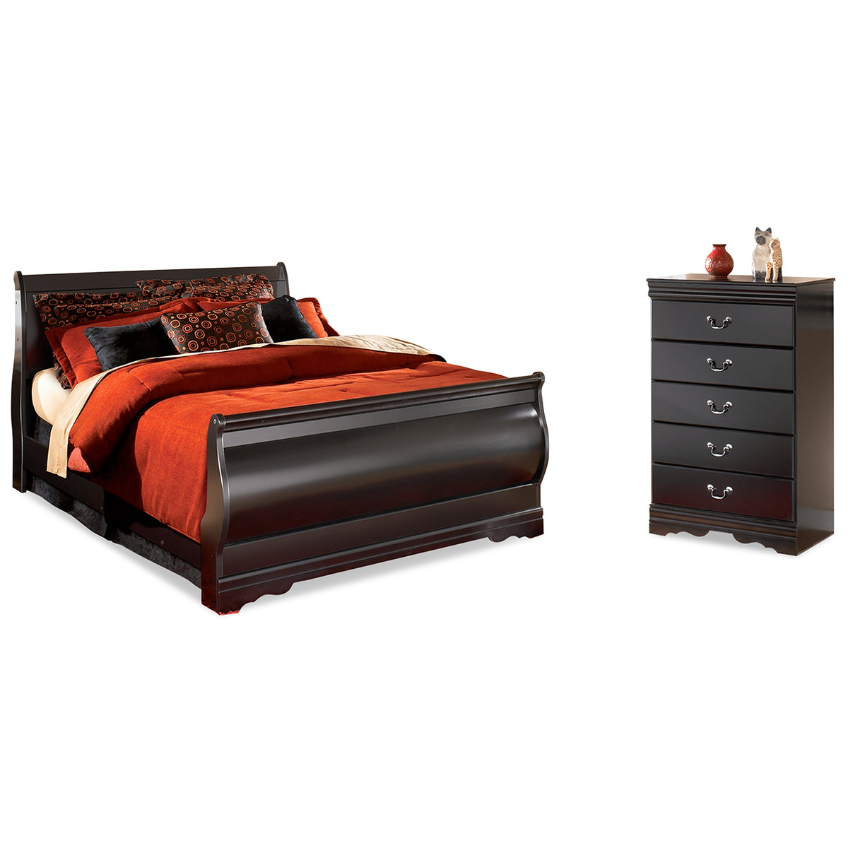 J&M Furniture - Ashley Furniture - Huey Vineyard Queen Sleight Bed and Chest - Queen Sleight Bed and Chest - B128B48