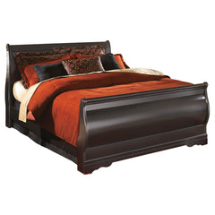 Huey Vineyard Queen Sleight Bed and Chest