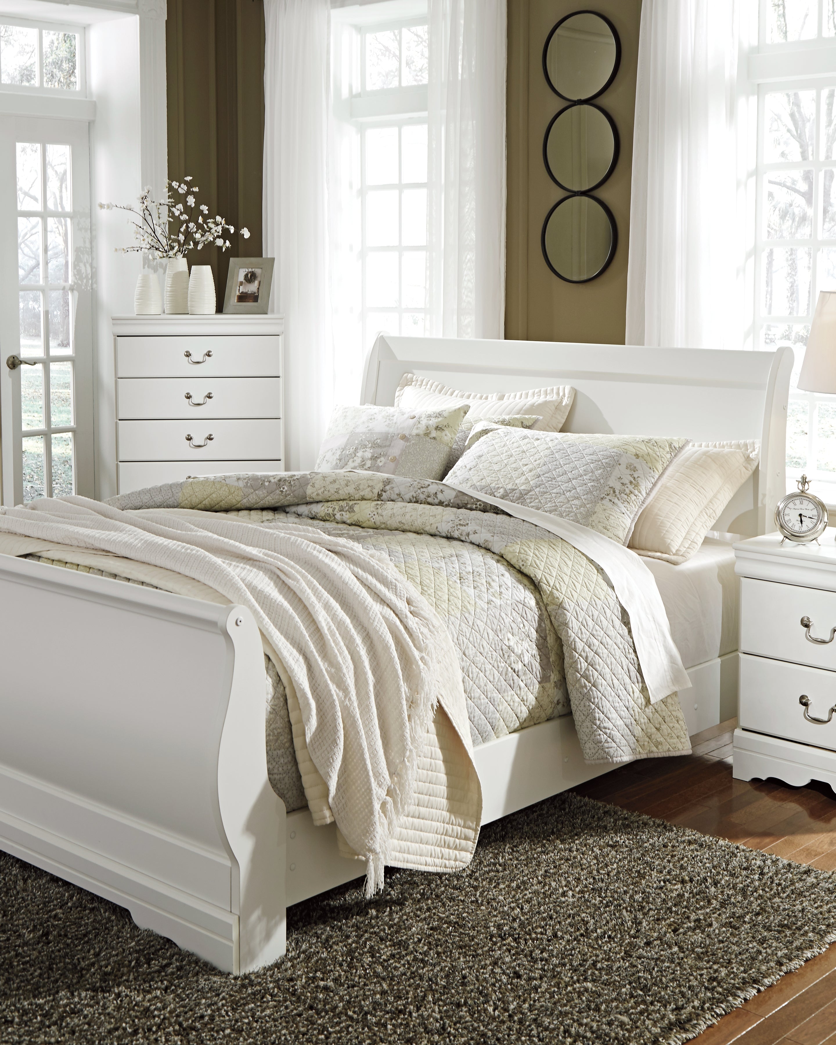 J&M Furniture - Ashley Furniture - Anarasia Queen Sleigh Bed with Chest of Drawers and Nightstand - Queen Sleigh Bed with Chest of Drawers and Nightstand - B129B12