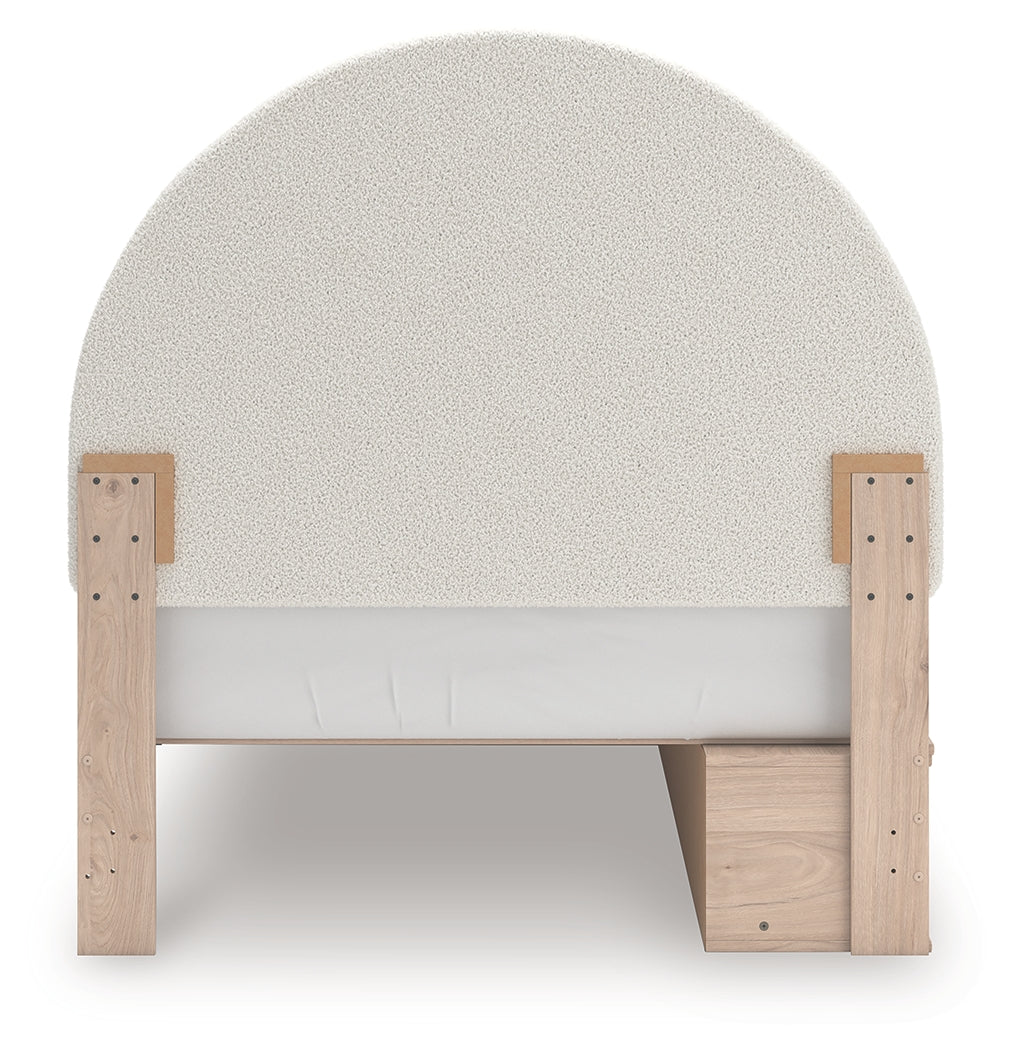 Arloster Bedroom