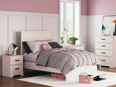 J&M Furniture - Ashley Furniture - Stelsie Full Panel Bed - Full Panel Bed / White - B2588B4