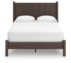 Pamytta Queen Panel Platform Bed, Dresser and Mirror