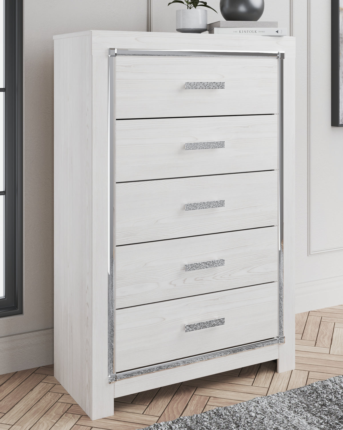 J&M Furniture - Ashley Furniture - Altyra Chest of Drawers - Five Drawer Chest / White - B2640-46