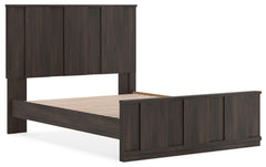 Shaehartin Queen Panel Platform Bed