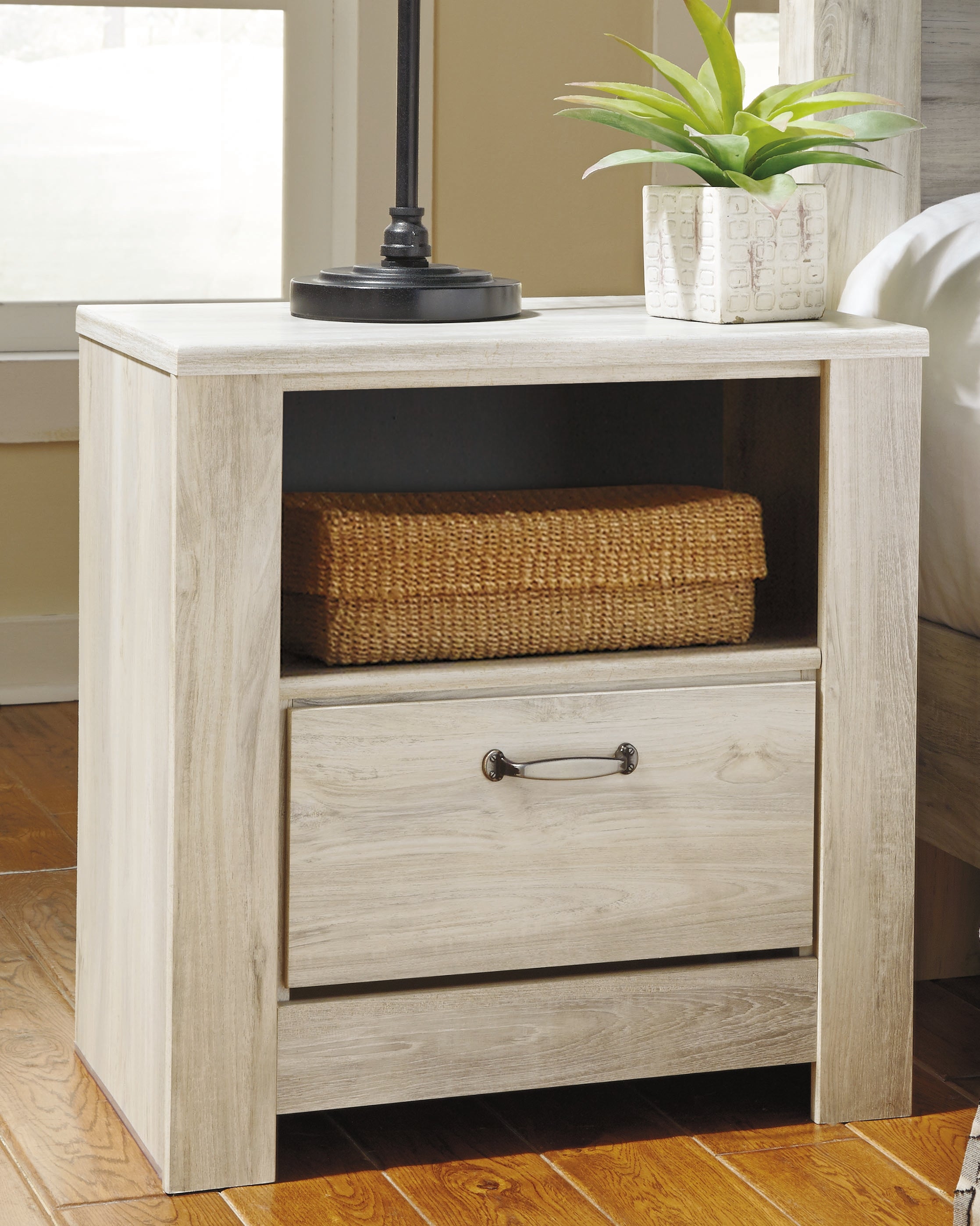 J&M Furniture - Ashley Furniture - Bellaby Nightstand - One Drawer Night Stand / Whitewash - B331-91