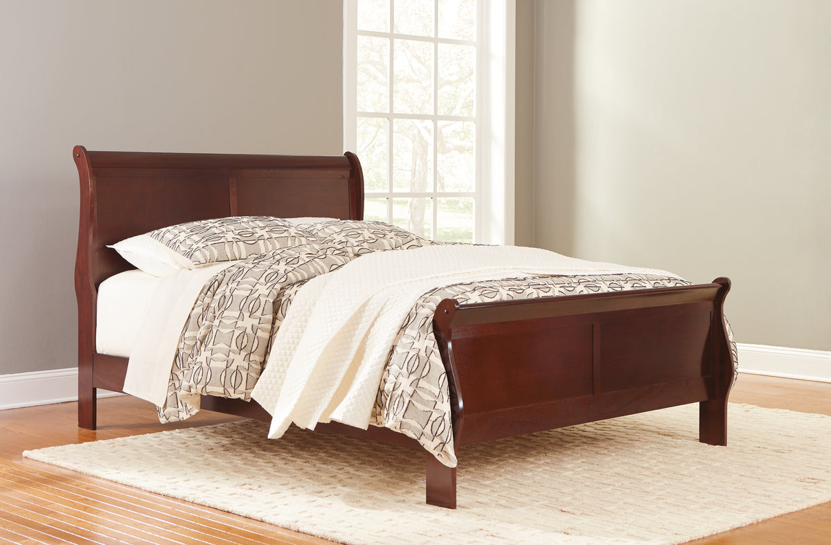J&M Furniture - Ashley Furniture - Alisdair Queen Sleigh Bed - Queen Sleigh Bed / Reddish Brown - B376B2