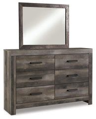 Wynnlow Queen Panel Bed, Dresser and Mirror