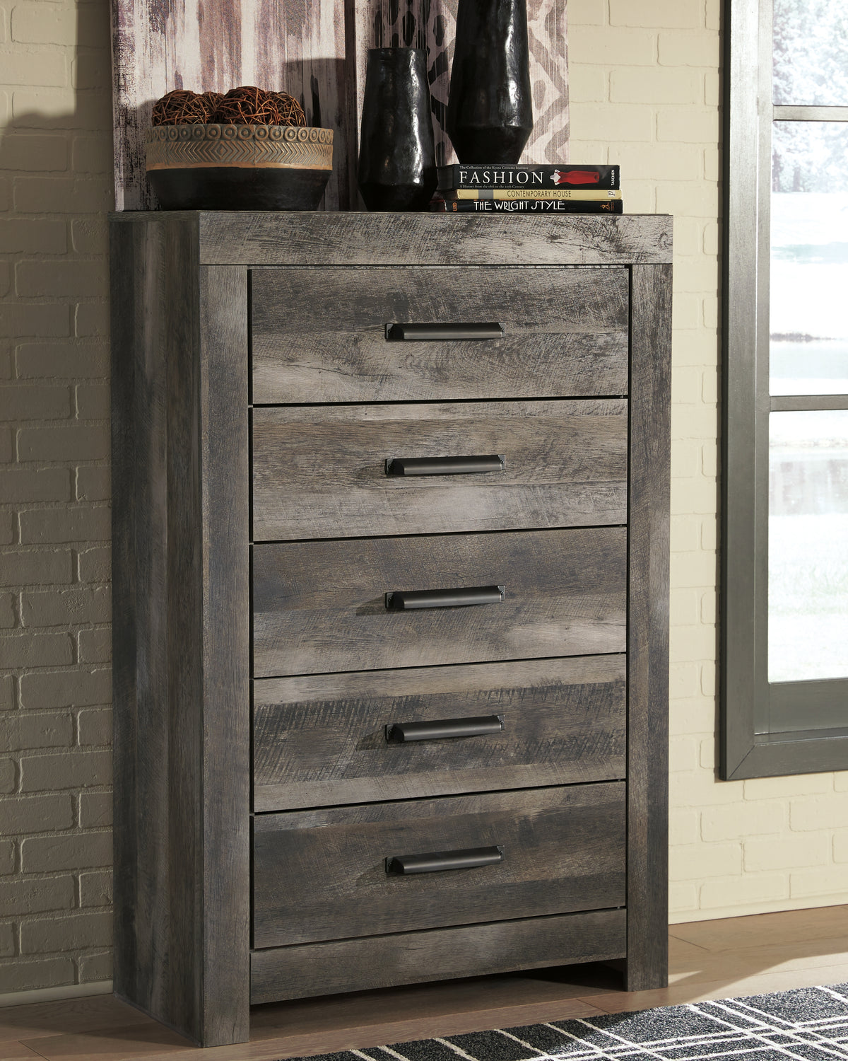 J&M Furniture - Ashley Furniture - Wynnlow Chest of Drawers - Five Drawer Chest / Gray - B440-46