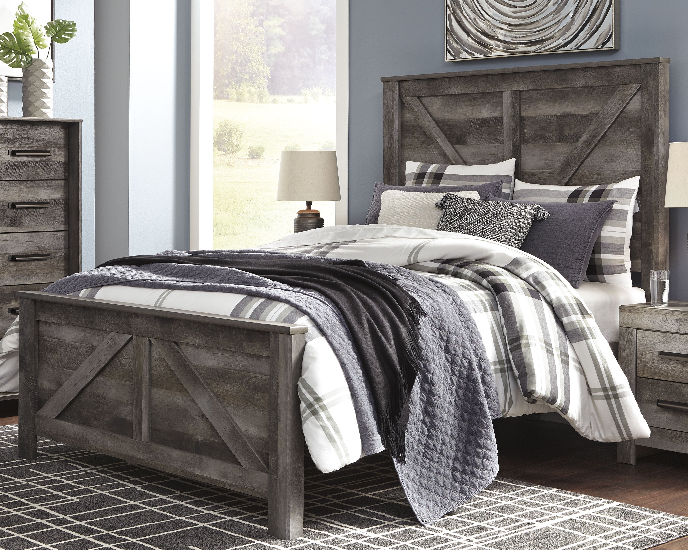J&M Furniture - Ashley Furniture - Wynnlow Queen Crossbuck Panel Bed - Queen Crossbuck Panel Bed / Gray - B440B9
