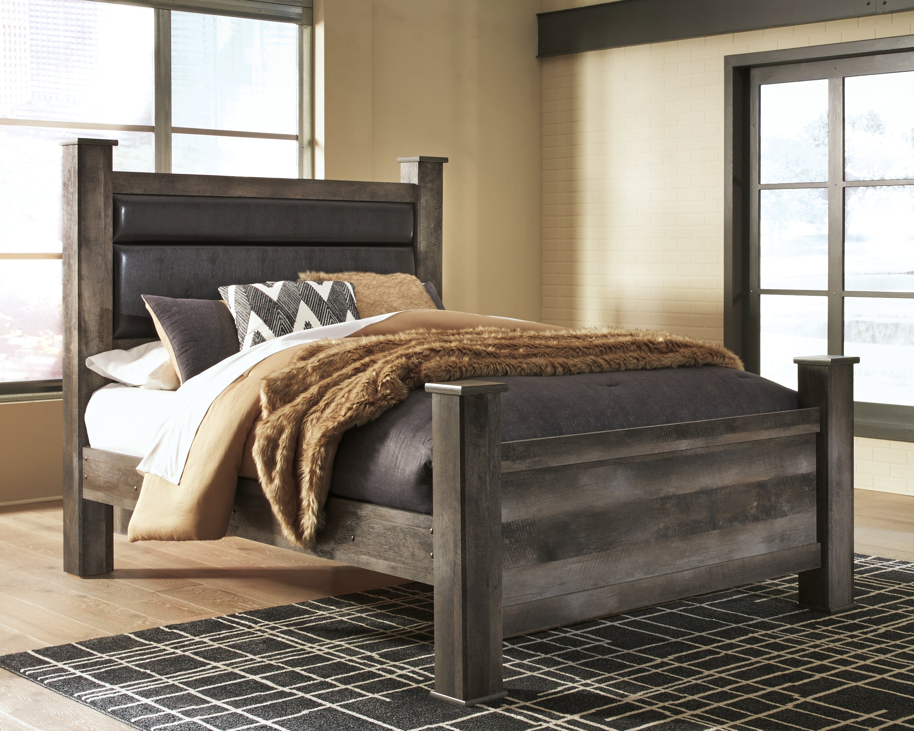 J&M Furniture - Ashley Furniture - Wynnlow Queen Upholstered Poster Bed - Queen Upholstered Poster Bed / Gray - B440B7