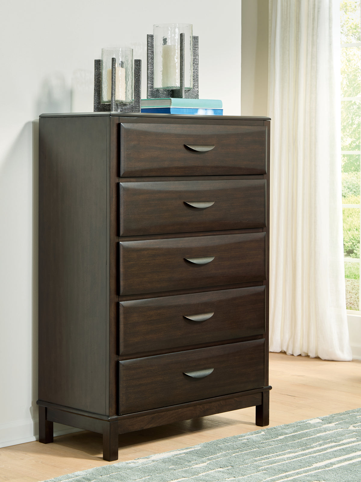J&M Furniture - Ashley Furniture - Vanmore Chest of Drawers - Five Drawer Chest / Dark Brown - B479-46