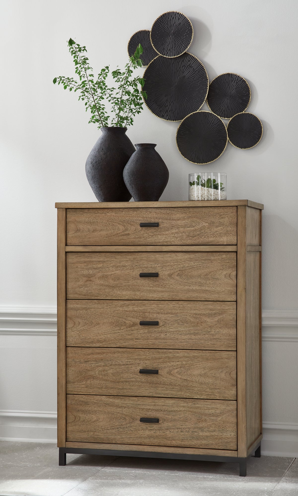 J&M Furniture - Ashley Furniture - Tomtyn Chest of Drawers - Five Drawer Chest / Light Brown - B622-46