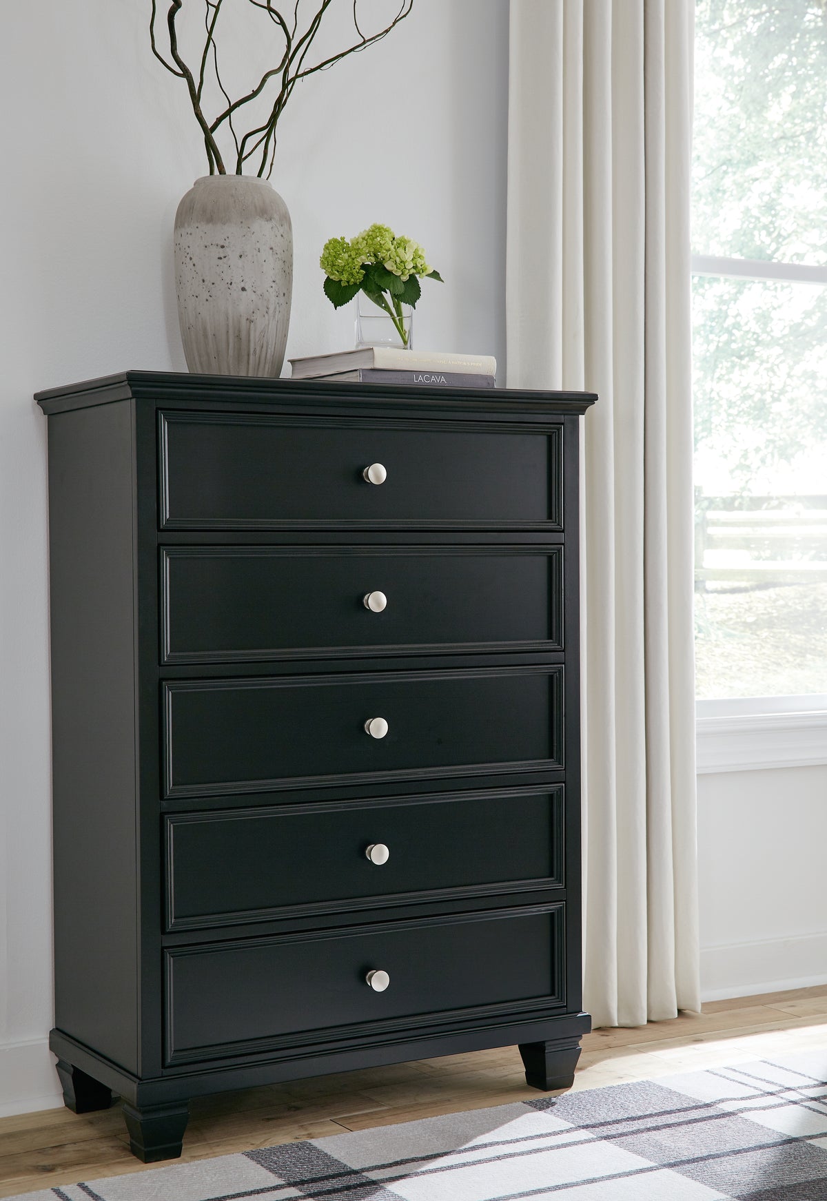 J&M Furniture - Ashley Furniture - Lanolee Chest of Drawers - Five Drawer Chest / Black - B687-46