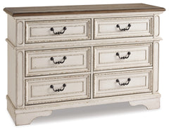 Realyn King Panel Bed, Dresser and 2 Nightstands