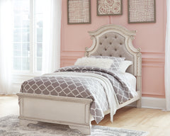 J&M Furniture - Ashley Furniture - Realyn Twin Panel Bed - Twin Panel Bed / Chipped White - B743B13