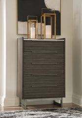 J&M Furniture - Ashley Furniture - Arkenton Chest of Drawers - Five Drawer Chest / Grayish Brown/White - B786-46