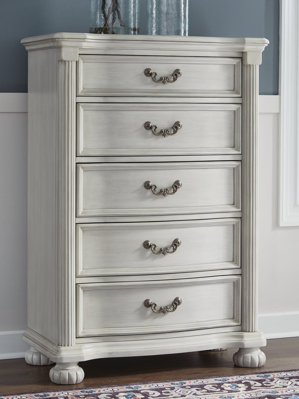 J&M Furniture - Ashley Furniture - Montelaine Chest of Drawers - Five Drawer Chest / Antique White - B795-46
