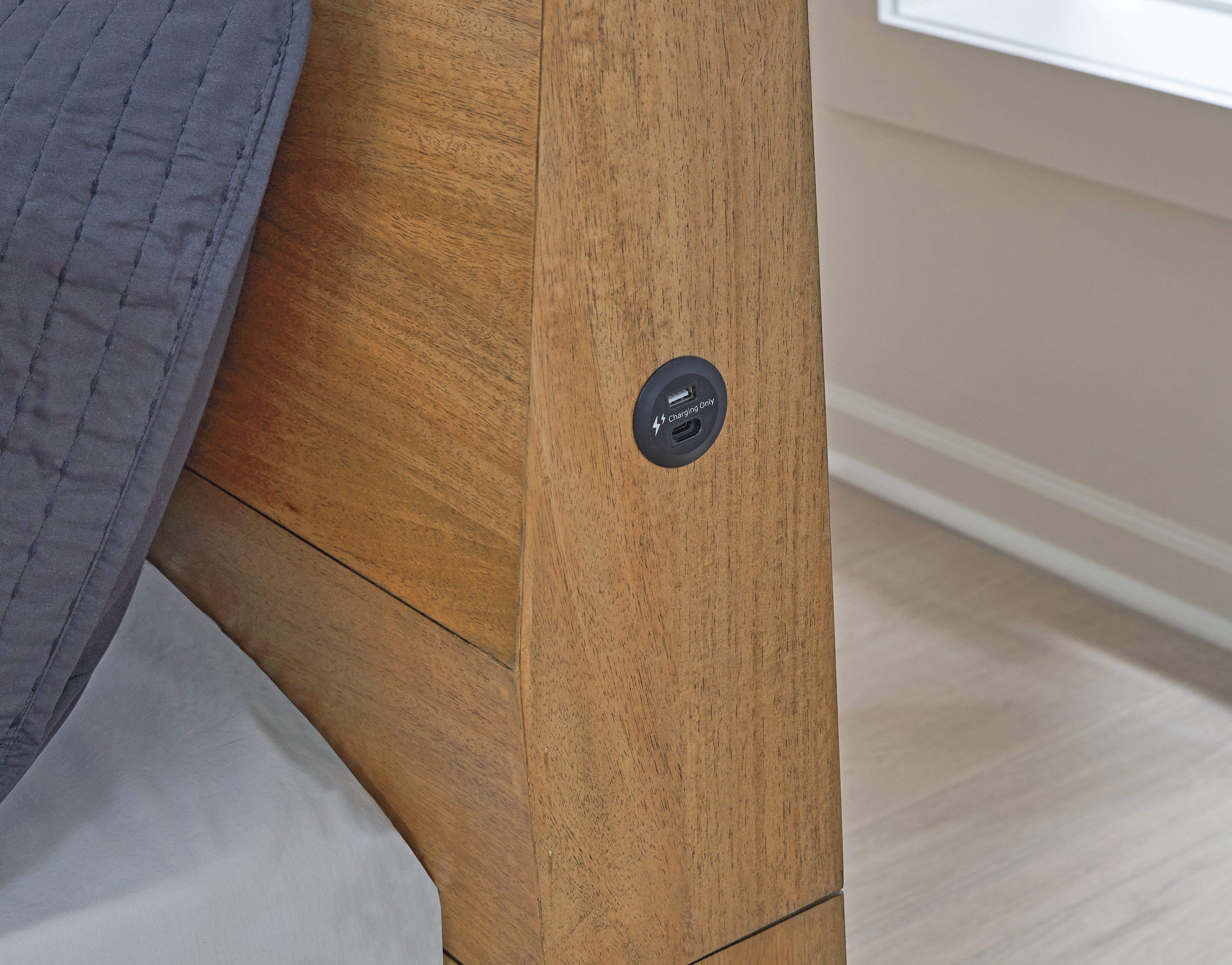 Sherbana Queen Panel Bed