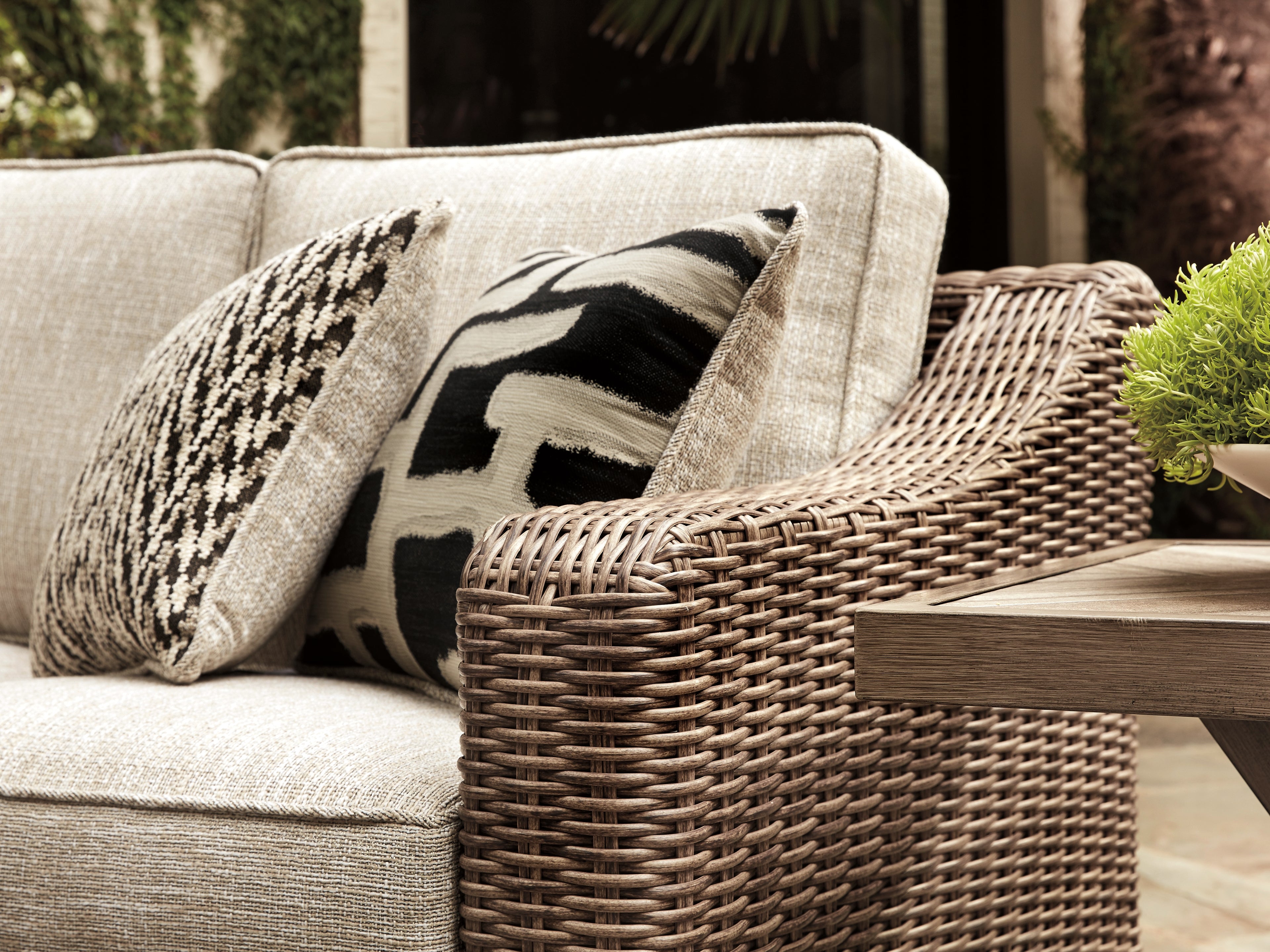 Beachcroft Outdoor Ashley Furniture