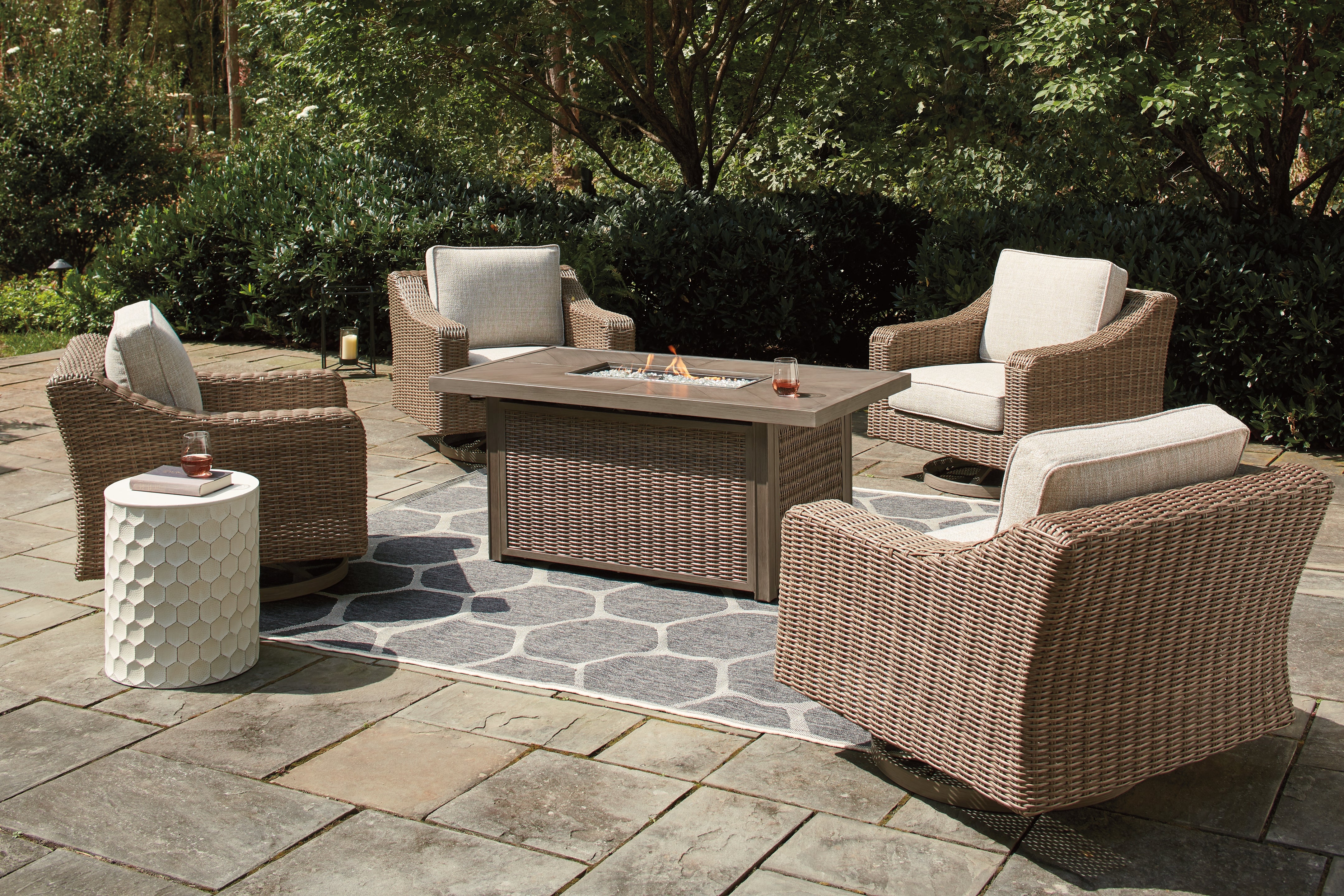 Beachcroft Outdoor Ashley Furniture