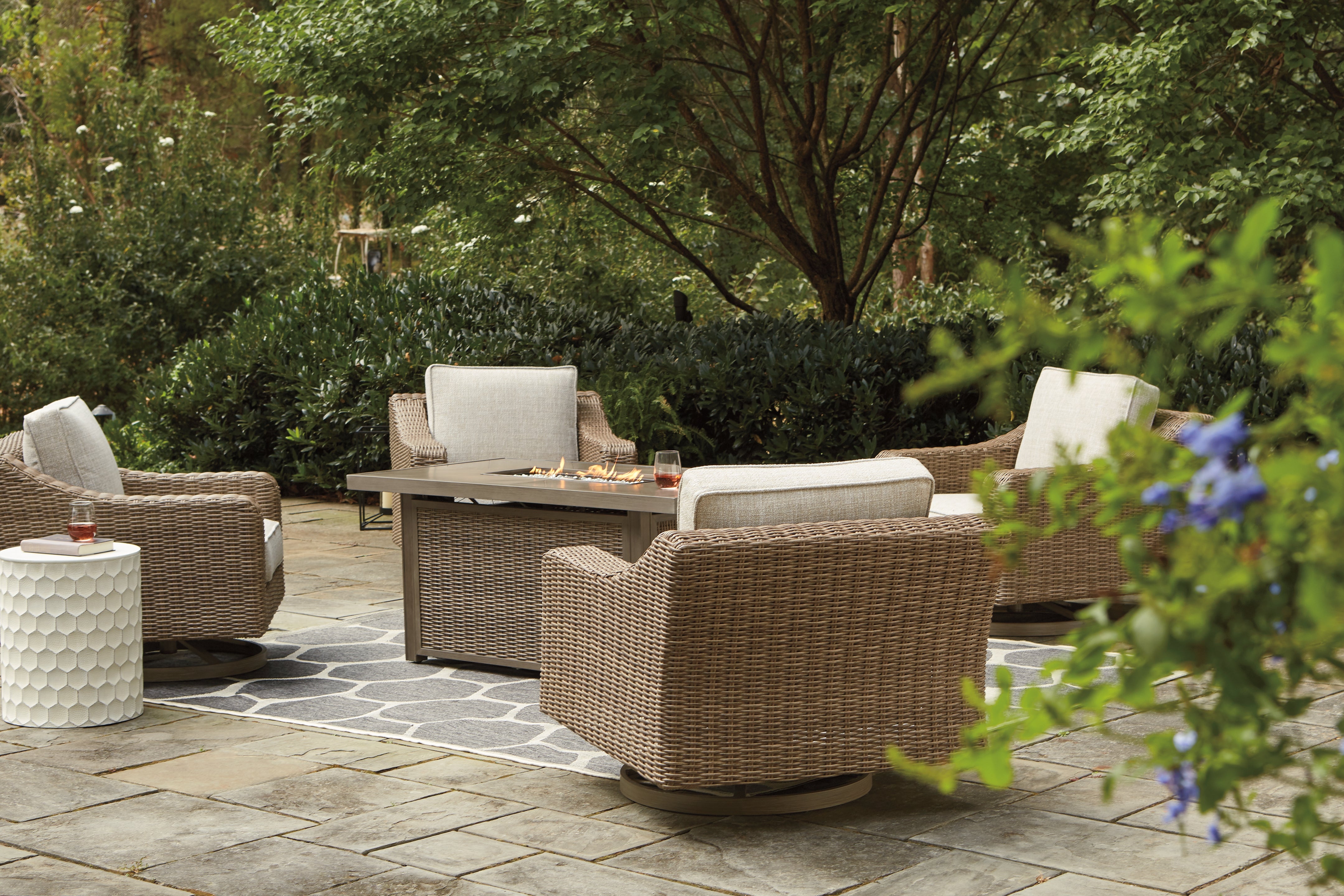 Beachcroft Outdoor Ashley Furniture