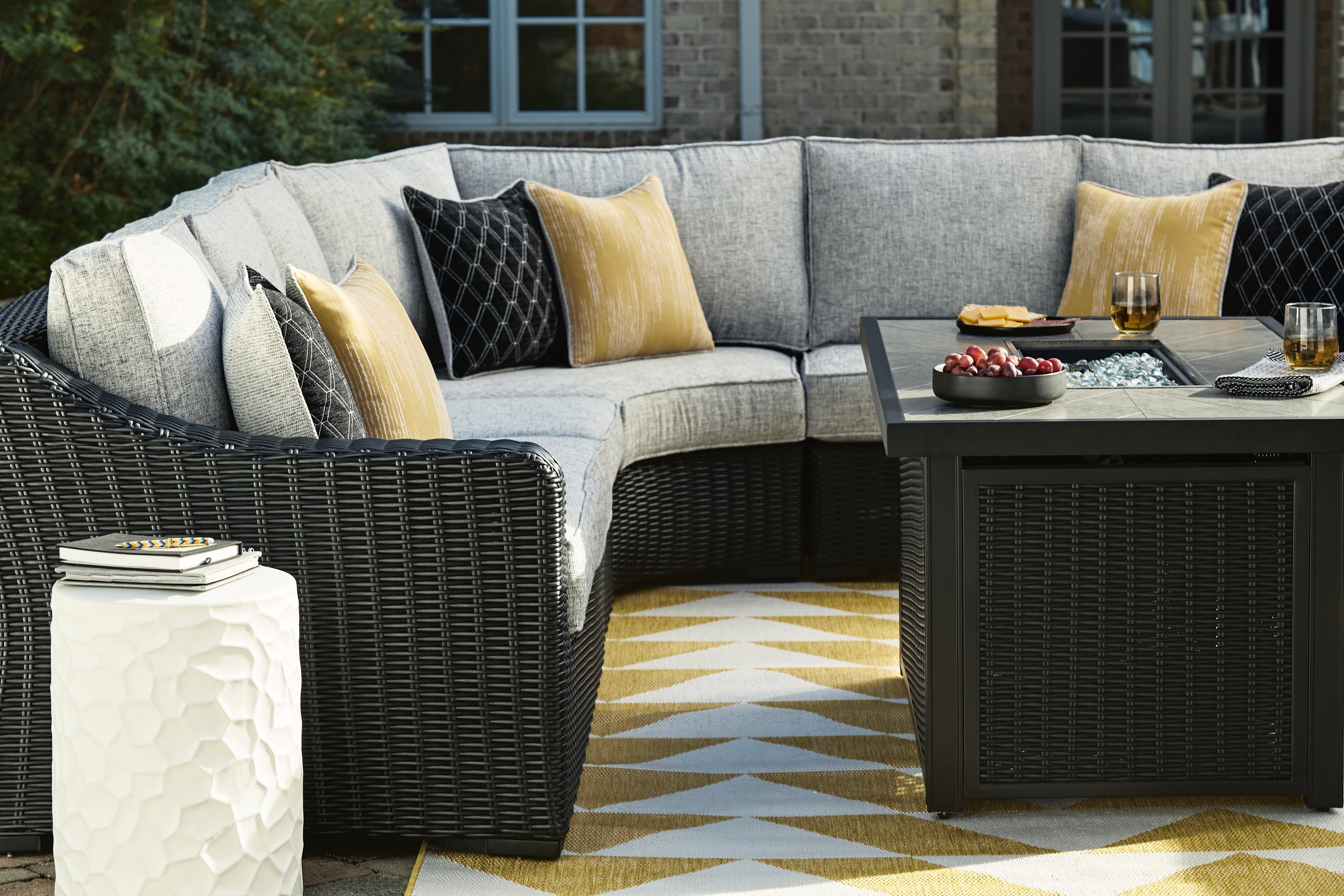 Beachcroft Outdoor Ashley Furniture