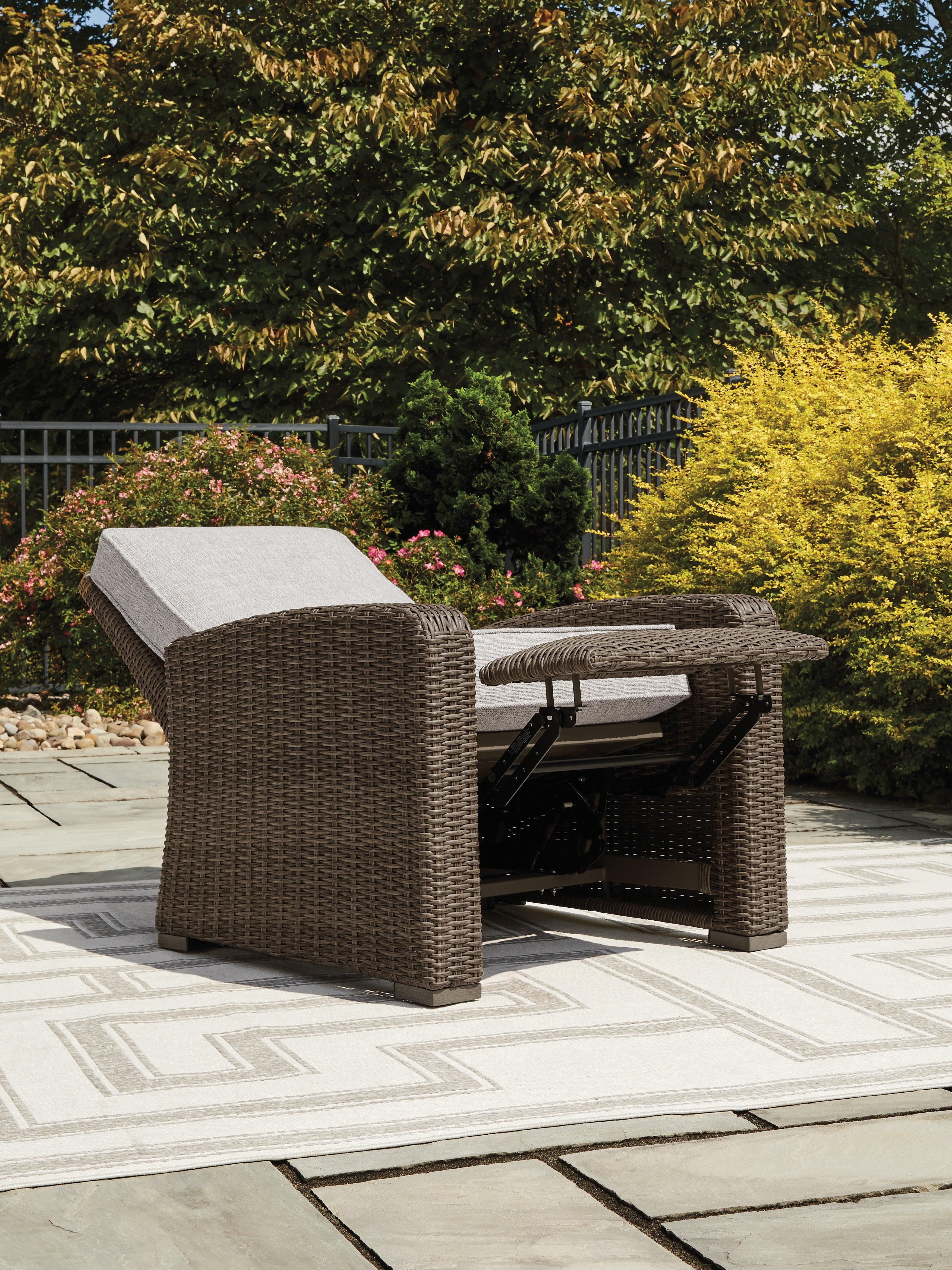 Beachcroft Outdoor Ashley Furniture