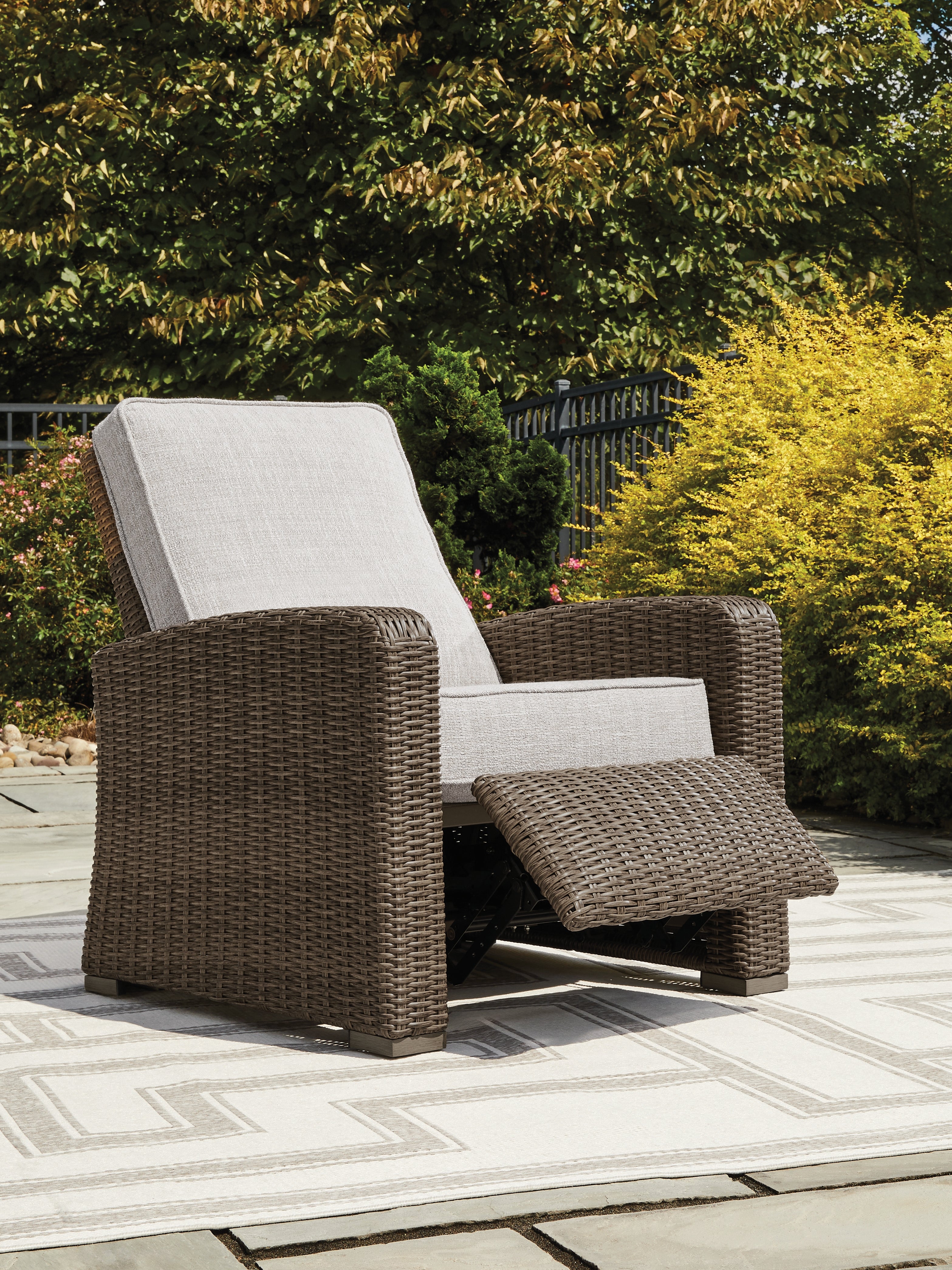 Beachcroft Outdoor Ashley Furniture