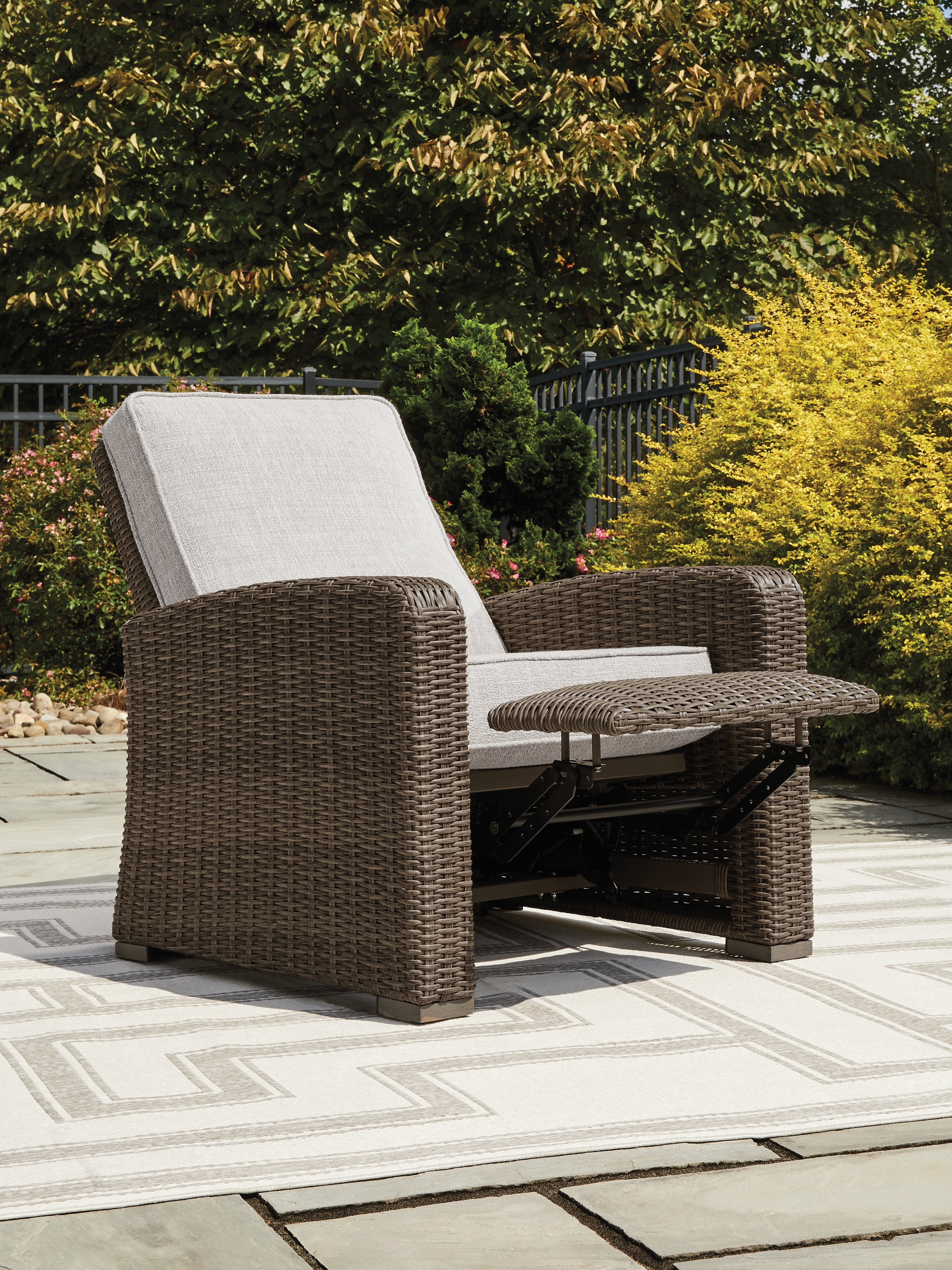 Beachcroft Outdoor Ashley Furniture