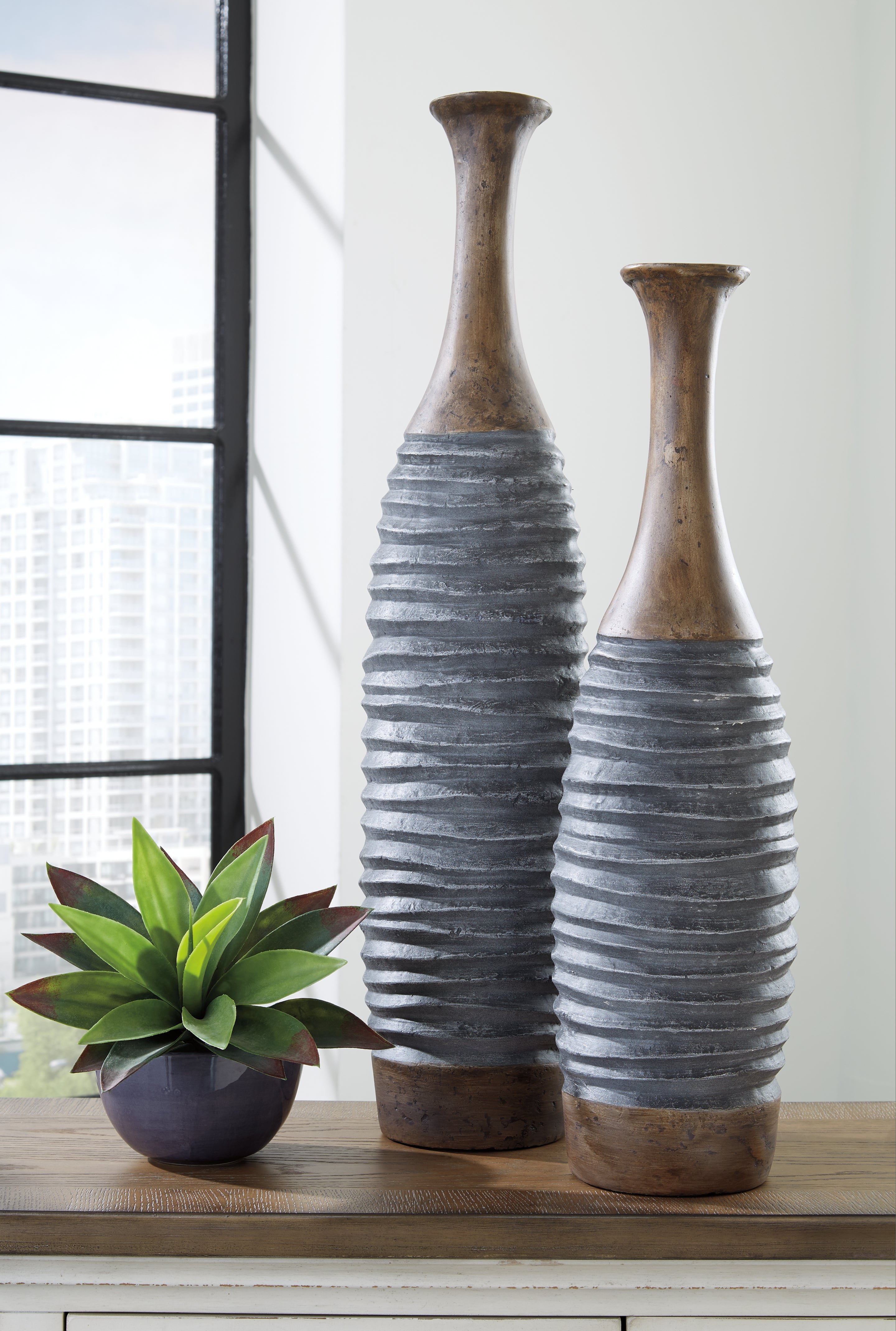 Blayze Vase Ashley Furniture