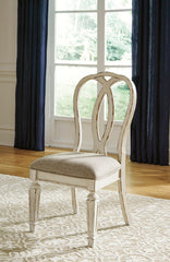 J&M Furniture - Ashley Furniture - Realyn Dining Chair (Set of 2) - Dining Chair (Set of 2) / Chipped White - D743-02X2