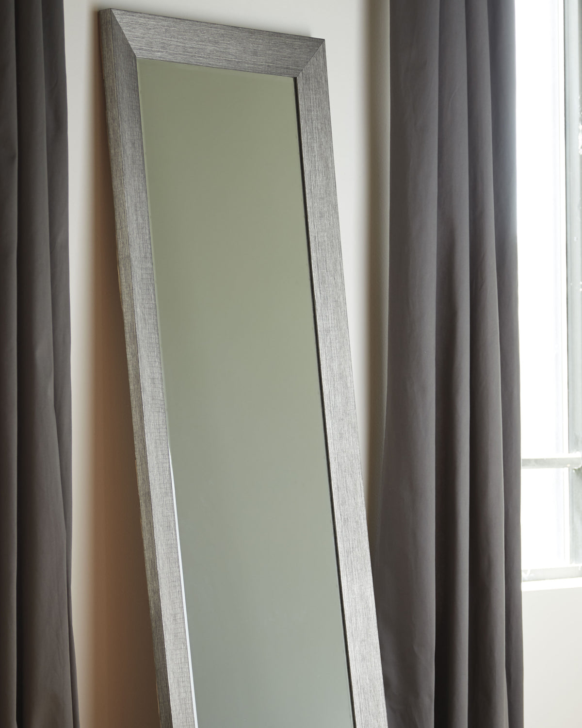 Duka Mirror Ashley Furniture