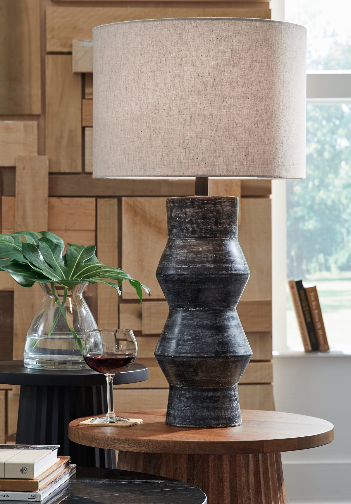 J&M Furniture - Ashley Furniture - Kerbert 2-Piece Lamp Set - 2-Piece Lamp Set / Distressed Black - L100824X2