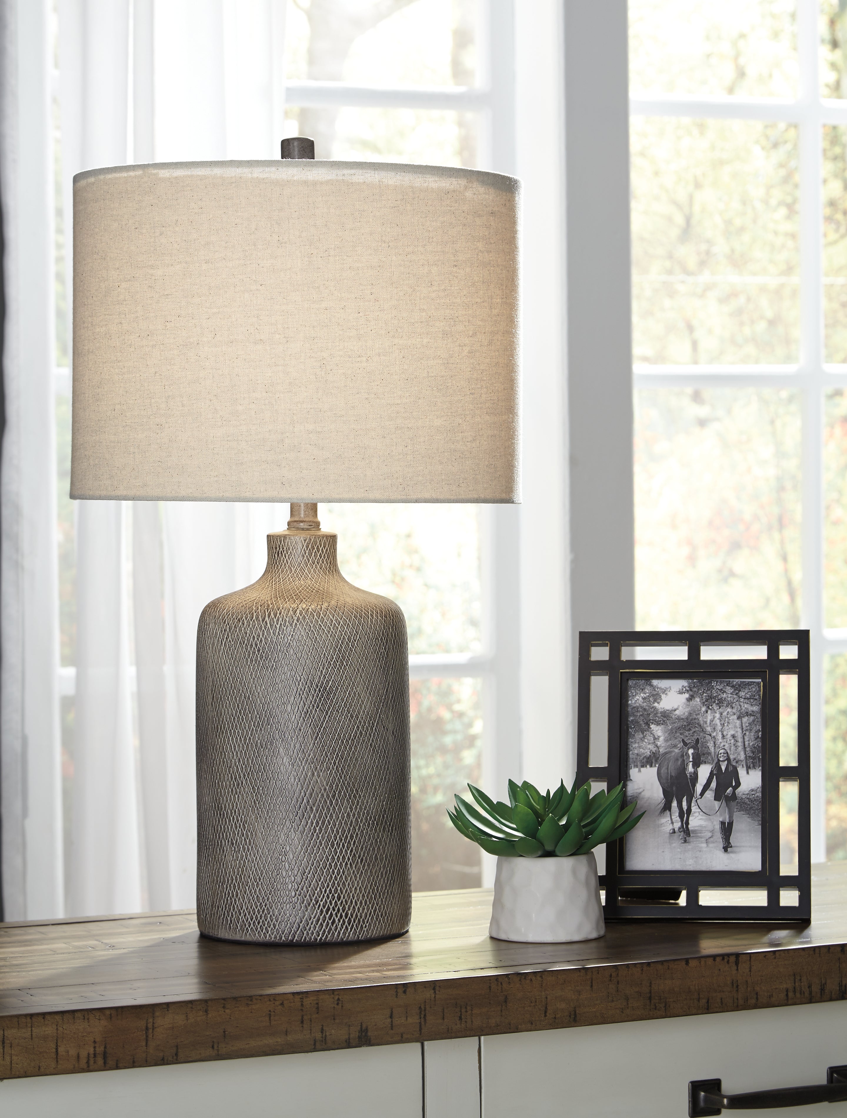 J&M Furniture - Ashley Furniture - Linus Table Lamp (Set of 2) - Table Lamp (Set of 2) / Antique Black - L117964X2