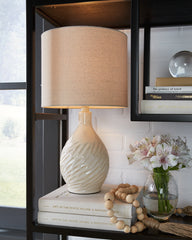J&M Furniture - Ashley Furniture - Garinton Table Lamp - Ceramic Table Lamp (1/CN) / Black - L180184