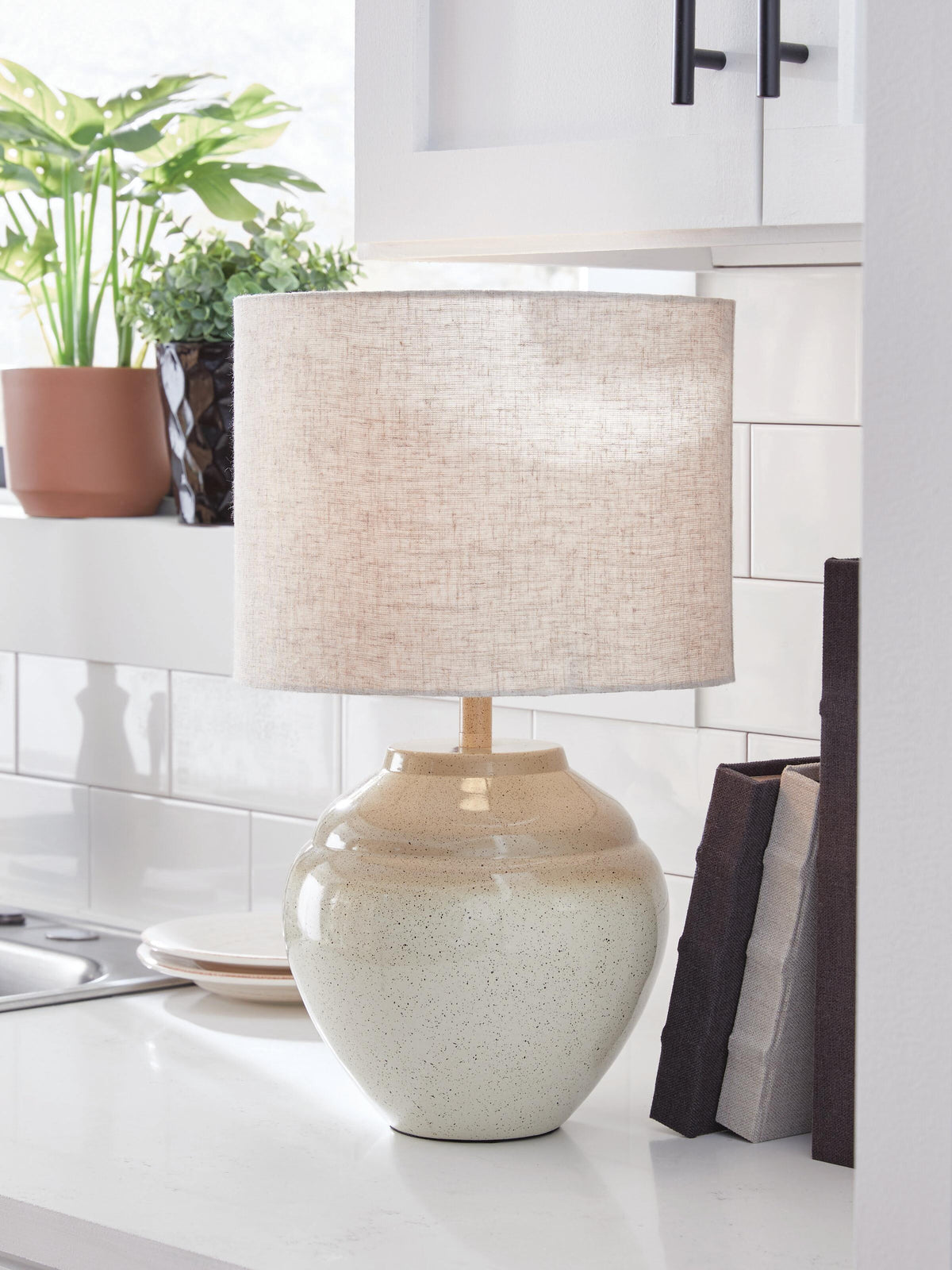 J&M Furniture - Ashley Furniture - Waldish Table Lamp - Metal Table Lamp (1/CN) - L200204