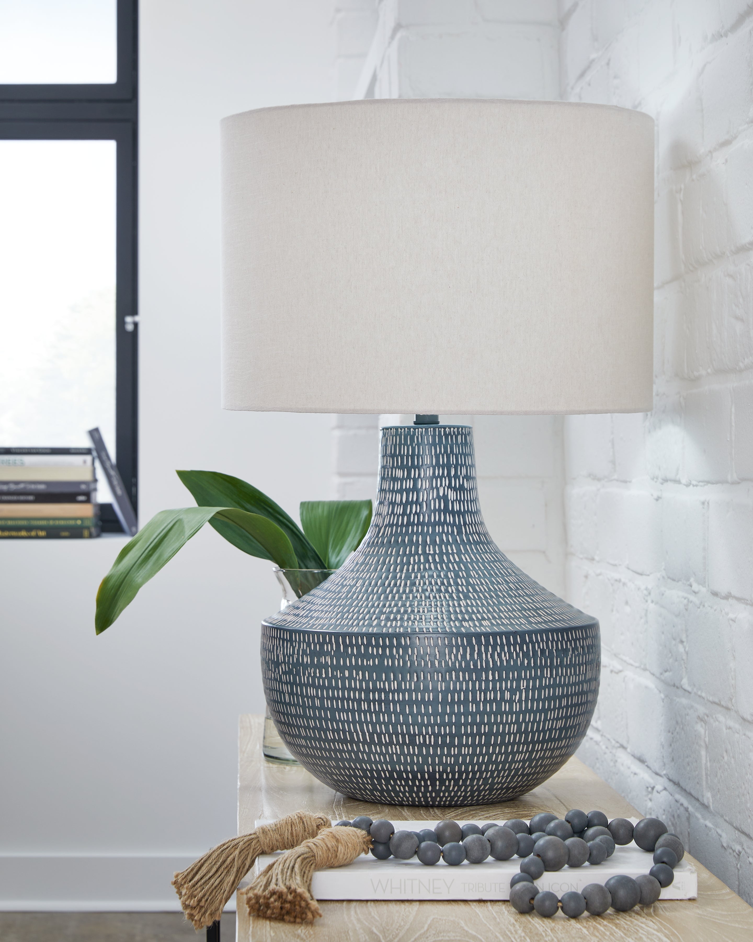J&M Furniture - Ashley Furniture - Schylarmont 2-Piece Lamp Set - 2-Piece Lamp Set - L207474X2