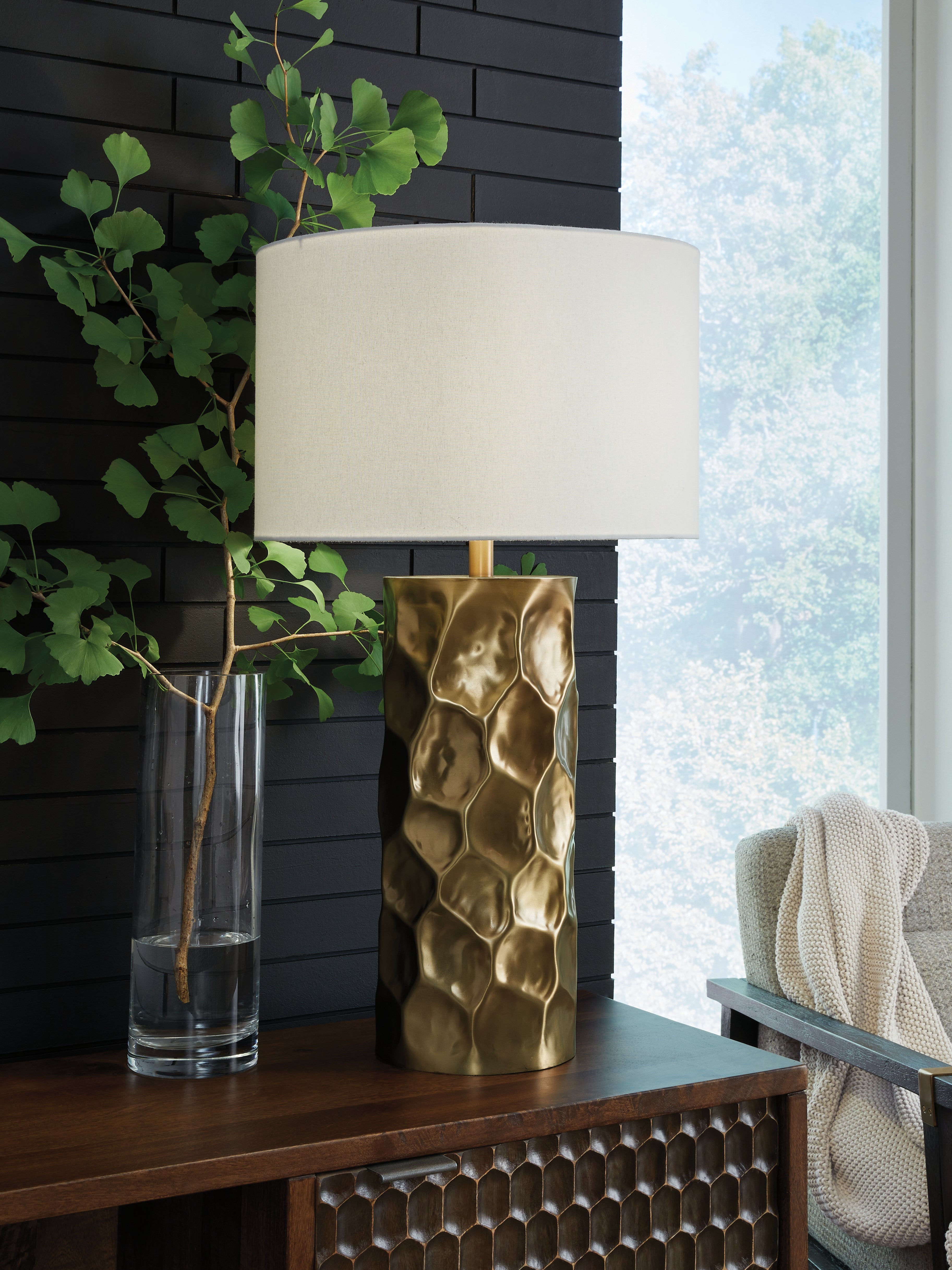 J&M Furniture - Ashley Furniture - Marshawn Table Lamp - Metal Table Lamp (1/CN) / Gold Finish - L207524