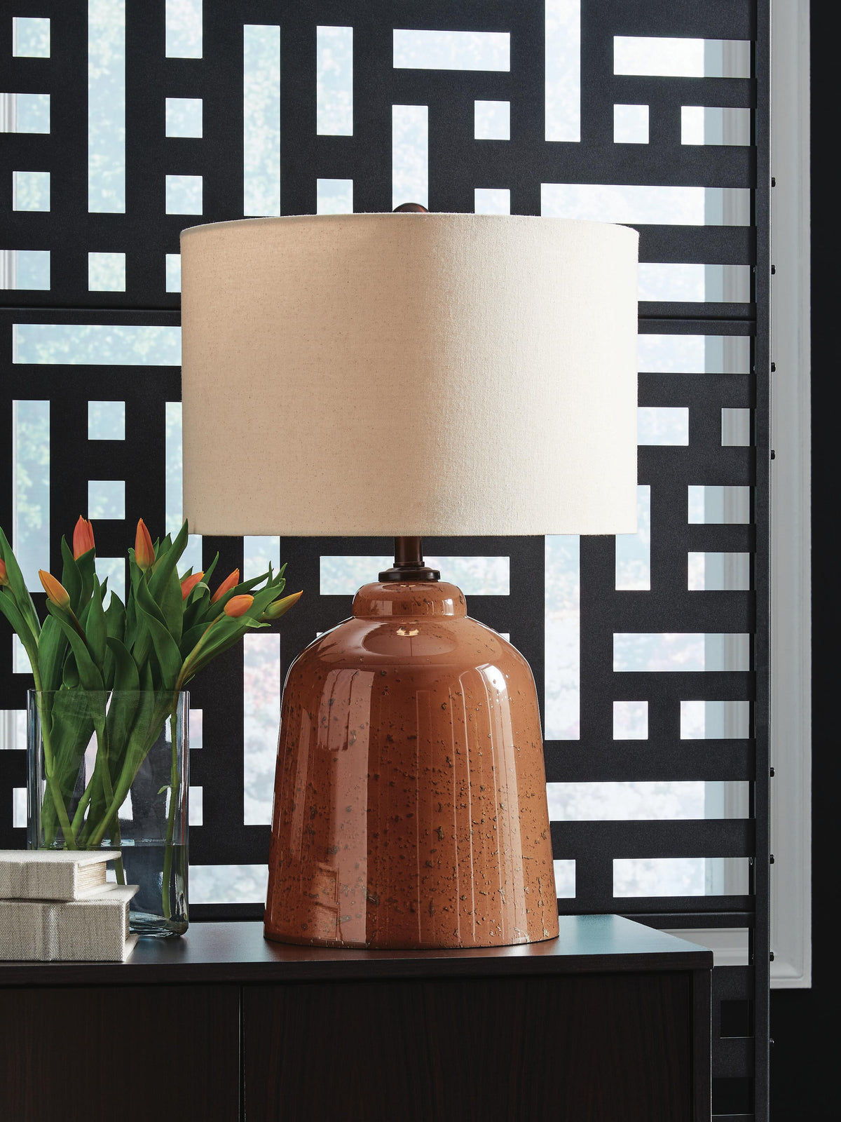 J&M Furniture - Ashley Furniture - Aaleahya Table Lamp - Glass Table Lamp (1/CN) - L430904