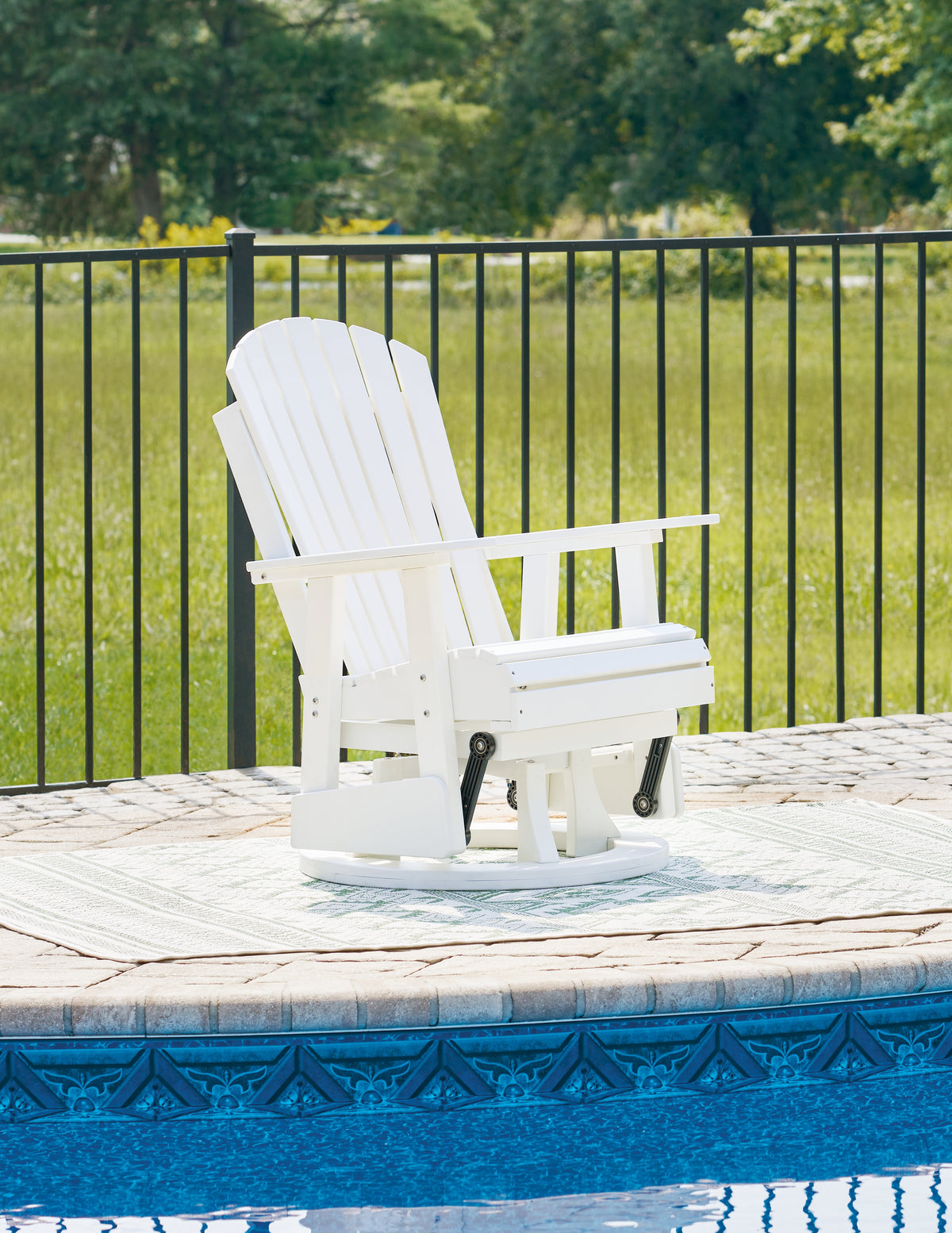 J&M Furniture - Ashley Furniture - Hyland Wave Outdoor Swivel Glider Chair - Swivel Glider Chair / White - P111-820