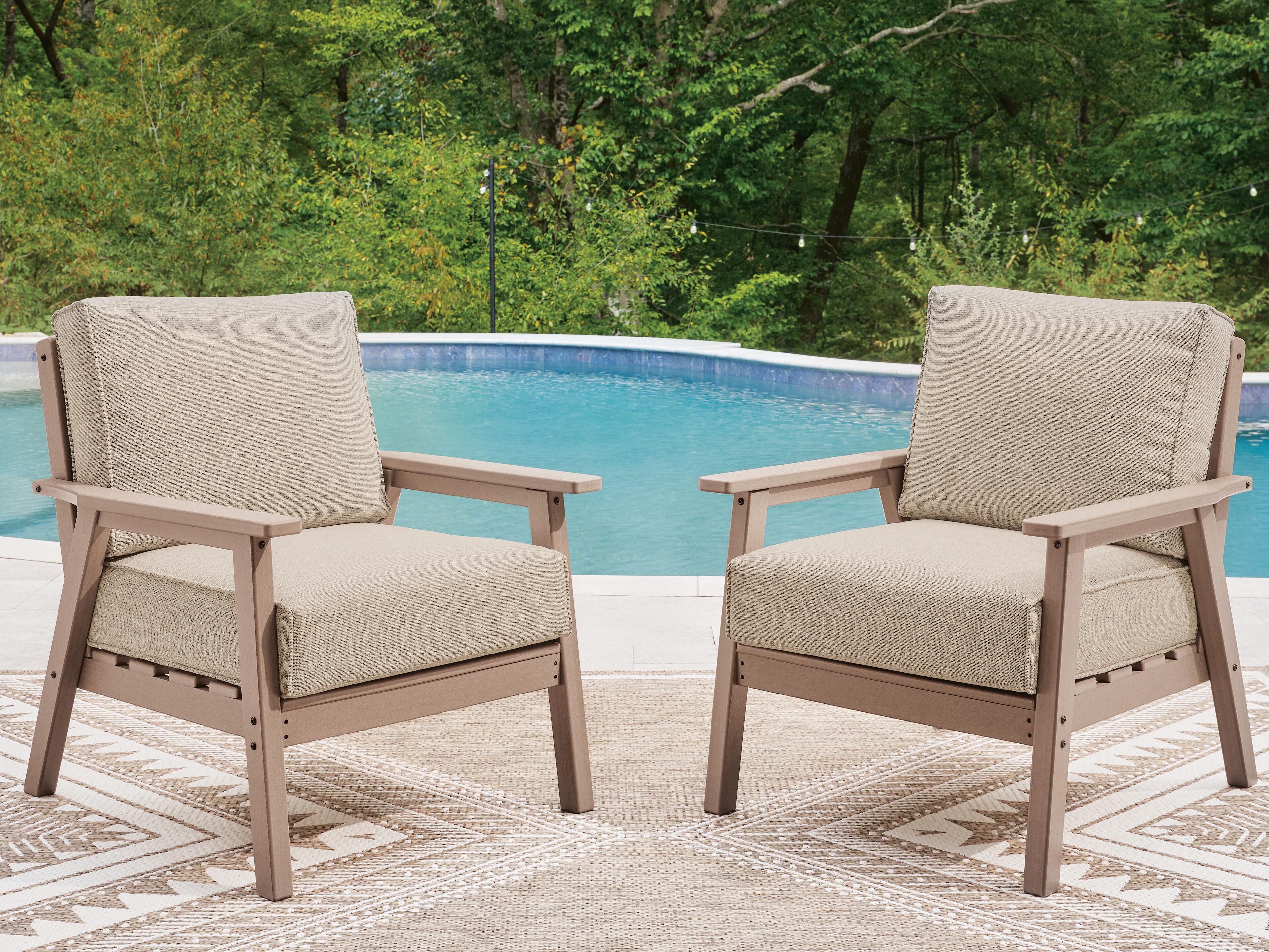 J&M Furniture - Ashley Furniture - Grover Beach Outdoor Lounge Chair with Cushion (Set of 2) - Lounge Chair w/Cushion (Set of 2) - PCP422-820