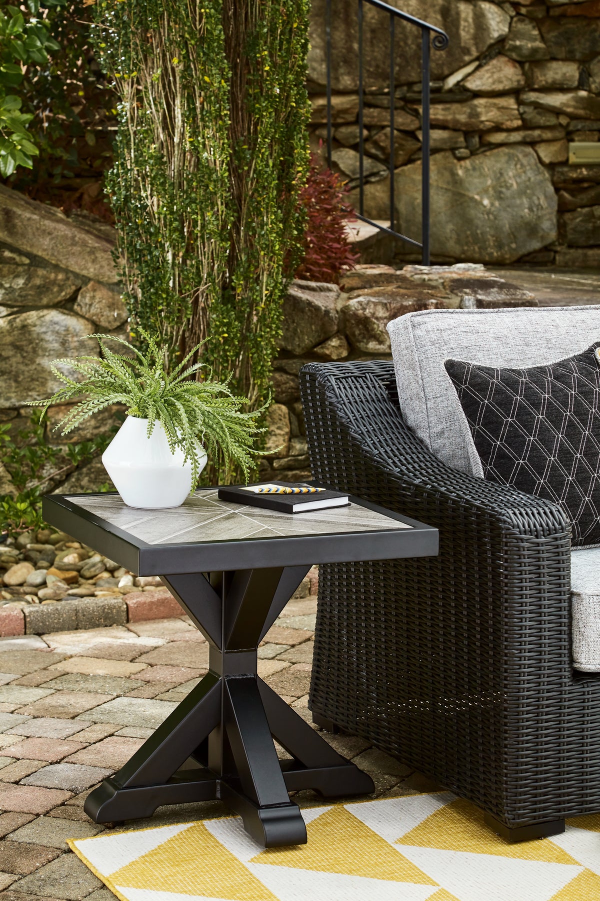 J&M Furniture - Ashley Furniture - Beachcroft Outdoor End Table - Square End Table / Black/Light Gray - P792-702