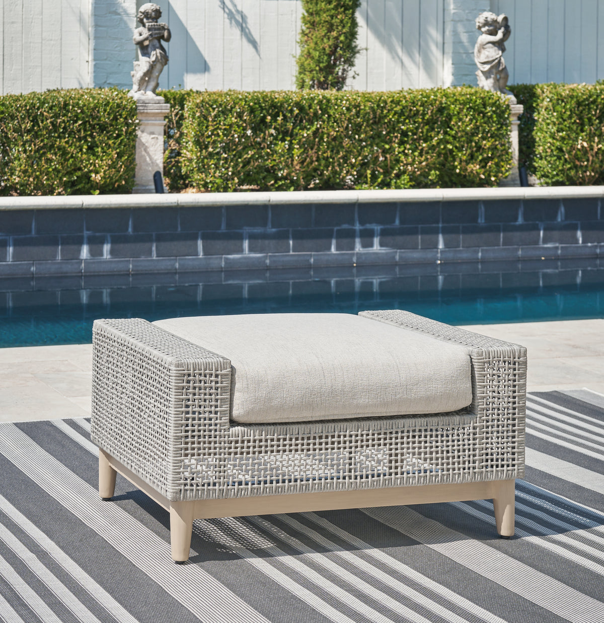 J&M Furniture - Ashley Furniture - Seton Creek Outdoor Ottoman with Cushion - Ottoman with Cushion / Gray - P798-814