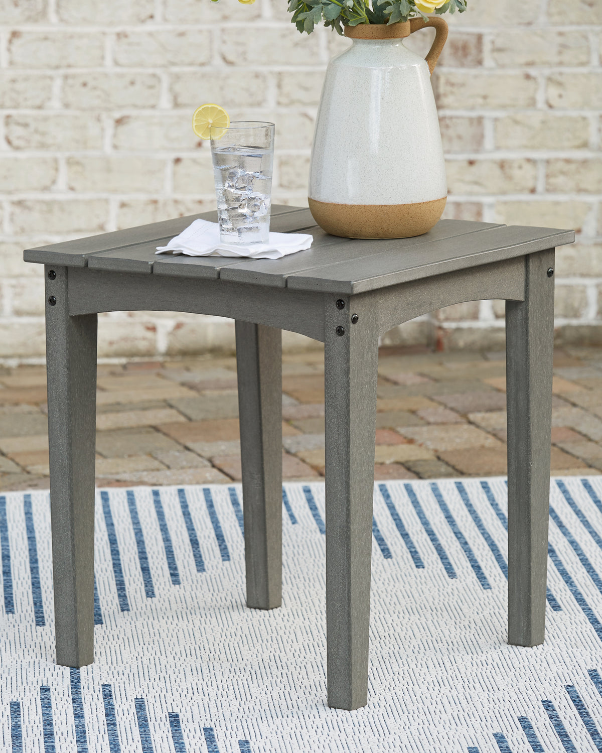 J&M Furniture - Ashley Furniture - Visola Outdoor End Table - Square End Table / Gray - P802-702