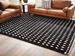 J&M Furniture - Ashley Furniture - Minston 5' x 7' Rug - 5' x 7' Rug / Black/White - R405952