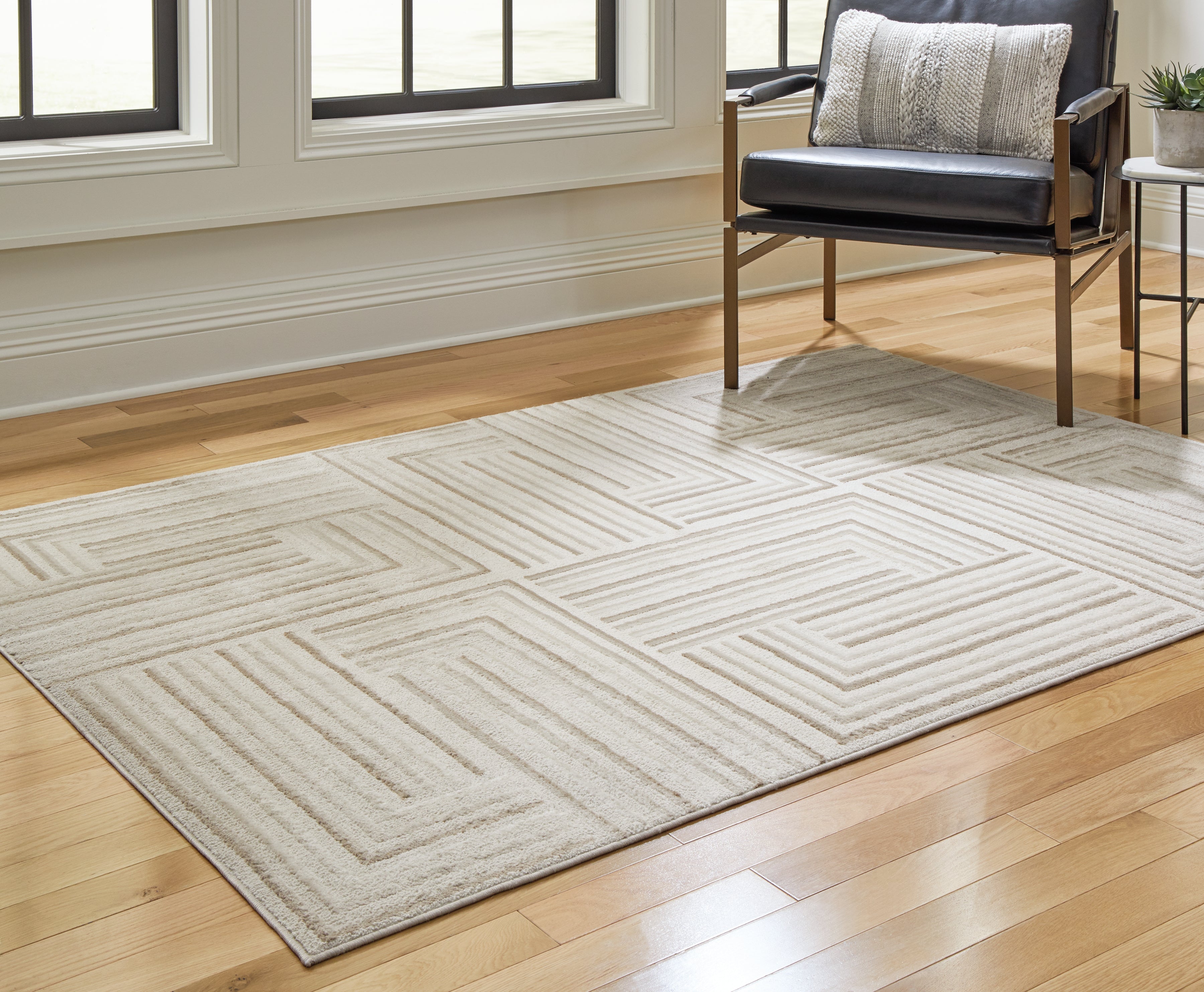 J&M Furniture - Ashley Furniture - Darmondard 5' x 7' Rug - 5' x 7' Rug / Cream/Taupe - R406942