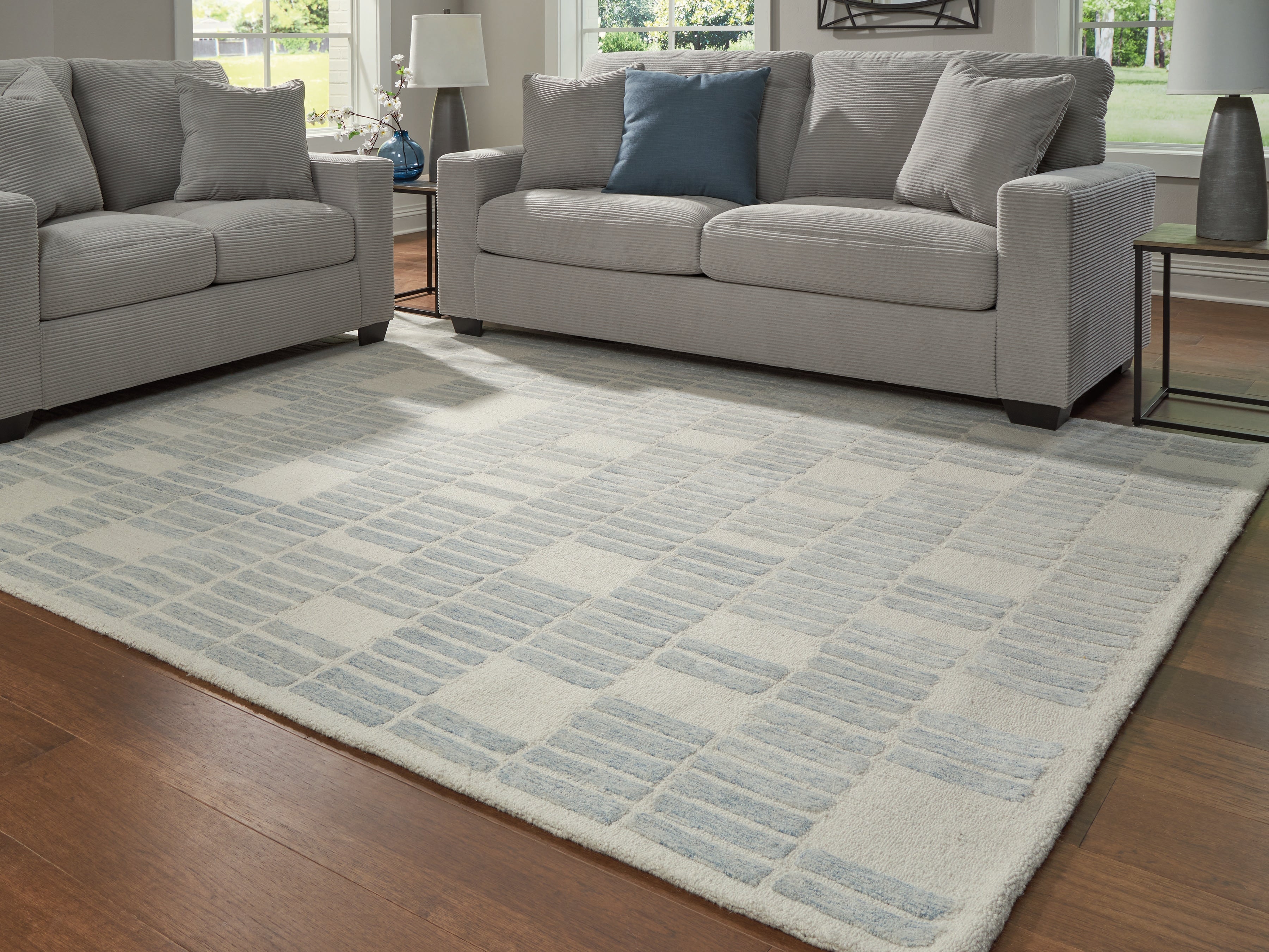 J&M Furniture - Ashley Furniture - Dylanton 7'8" x 10' Area Rug - 7'8" x 10' Area Rug / Ivory/Blue - R407811
