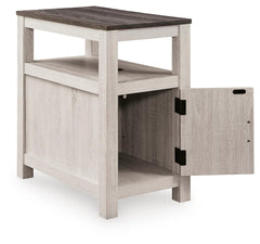 Fendenmore Chairside End Table